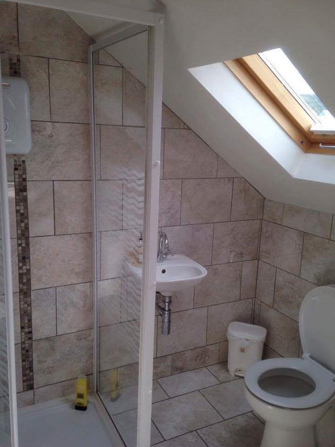Tara House Bed & Breakfast Баликасъл Екстериор снимка